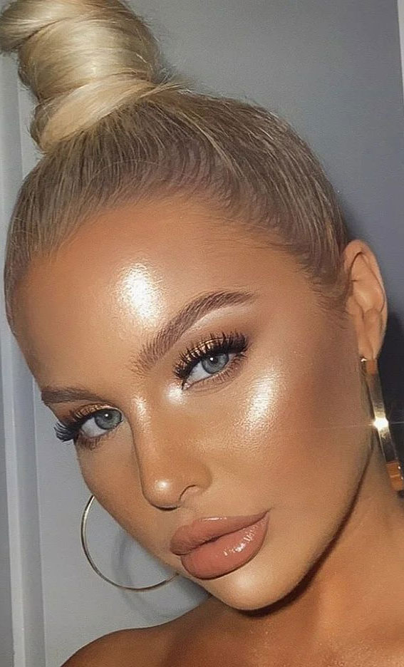 58 Stunning Makeup Ideas For Every Occasion : Golden Glam