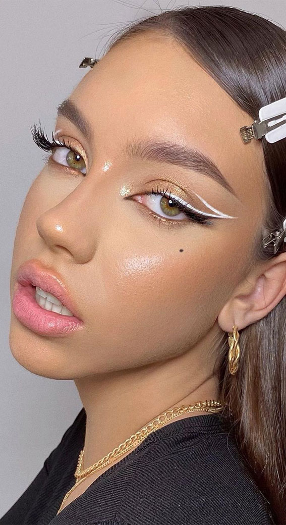 58 Stunning Makeup Ideas For Every Occasion : White Graphic Lines