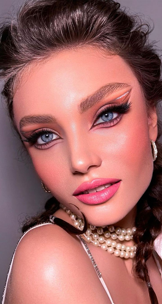 58 Stunning Makeup Ideas For Every Occasion : Modern Glam Earthy Graphic Lines