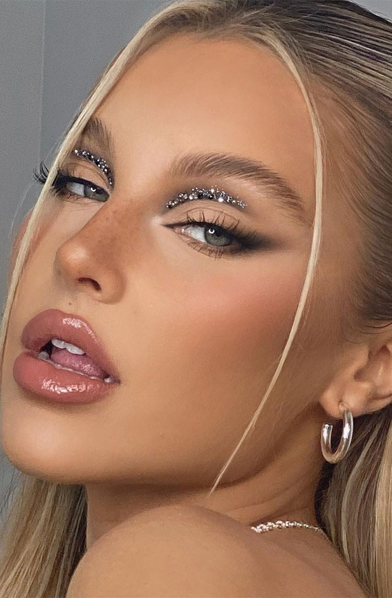 58 Stunning Makeup Ideas For Every Occasion : Smokey with Touch of Jewels