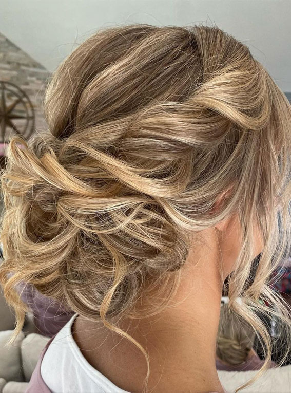 59 Gorgeous Wedding Hairstyles in 2022 : Messy, texture, twists and low bun