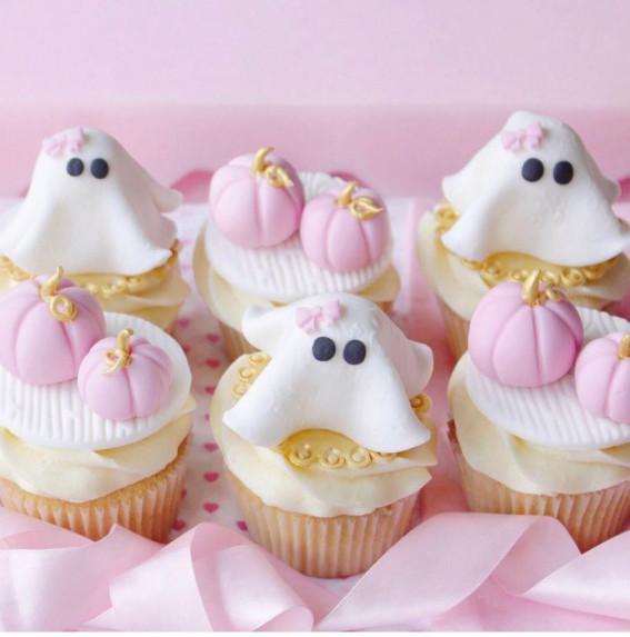 40+ Halloween Cupcake Ideas : Pink Pumpkin + Ghost Cupcakes