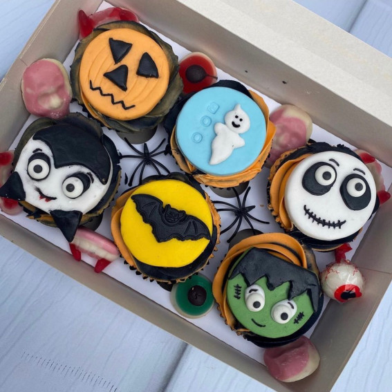 40+ Halloween Cupcake Ideas : Fun Halloween Icing Toppers