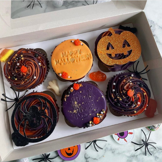 40+ Halloween Cupcake Ideas : Glitter Pumpkin + Chocolate Buttercream