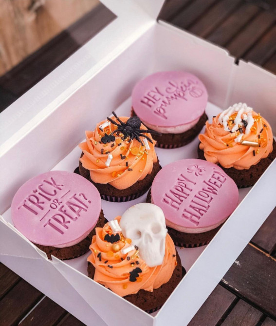 40+ Halloween Cupcake Ideas : Pink and Orange Trick or Treat Cupcakes