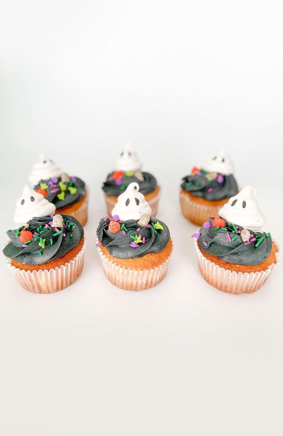 40+ Halloween Cupcake Ideas : Grey Buttercream + Sprinkles + Ghost Toppers