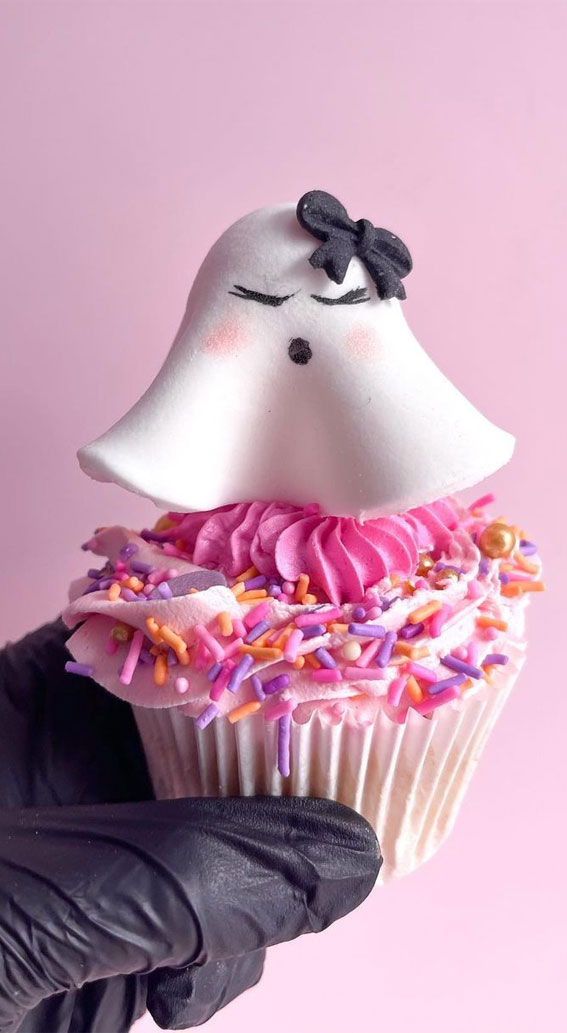 40+ Halloween Cupcake Ideas : Girly Ghost Pink Cupcake