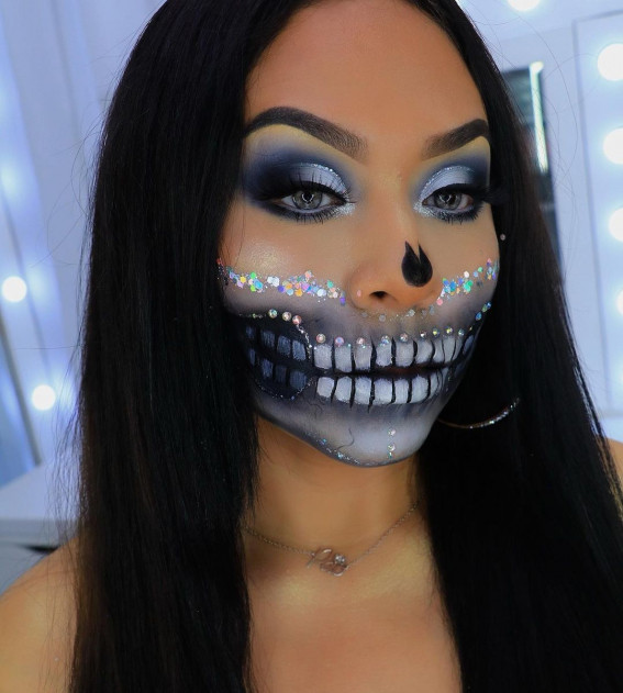 40+ Spooky Halloween Makeup Ideas : Glitter Skull Makeup