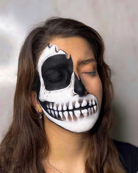 40+ Spooky Halloween Makeup Ideas : Half Skull Halloween Look