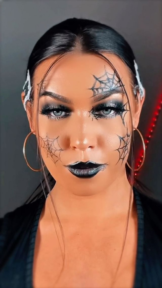 40+ Spooky Halloween Makeup Ideas : Smokey Spider Web Makeup