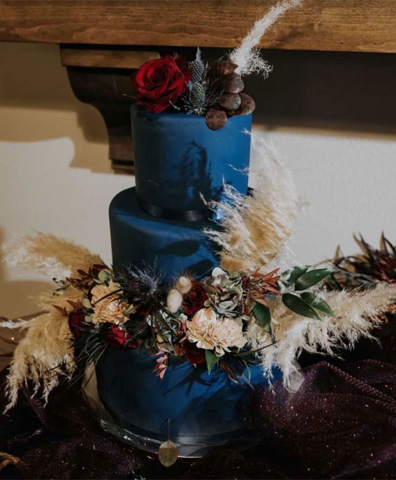 40+ stylish Dark & Moody Wedding Cakes : Dark Blue Wedding Cake