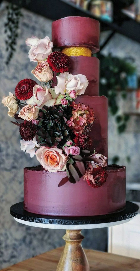 40+ stylish Dark & Moody Wedding Cakes : Burgundy Wedding Cake