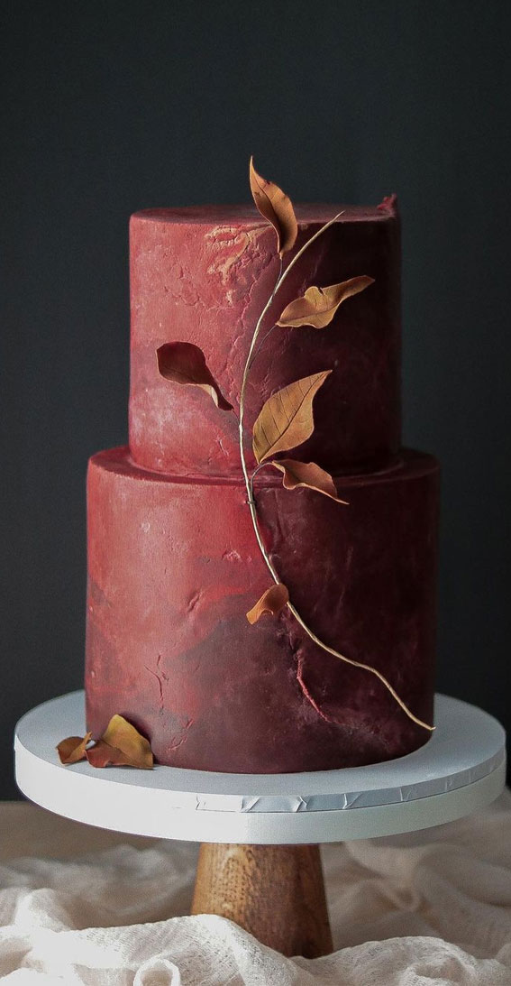 40+ stylish Dark & Moody Wedding Cakes : Deep burgundy and crimson