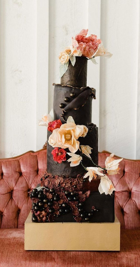 40+ stylish Dark & Moody Wedding Cakes : Mixed Shape Beauty
