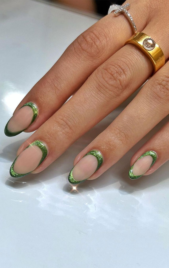 shimmery green nails, border nails, frame nails, matte nails, summer nails, trendy nails