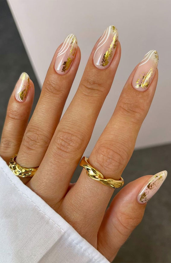 50 Gorgeous Fall Nails That’re Perfect For Thanksgiving : White Swirl Nails with Gold Foil