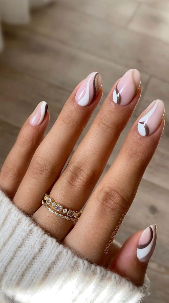 50 Gorgeous Fall Nails That’re Perfect For Thanksgiving : Neutral Swirl Natural Nails