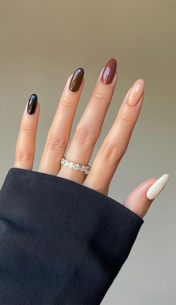 50 Gorgeous Fall Nails That’re Perfect For Thanksgiving : Simple Gradient Nails