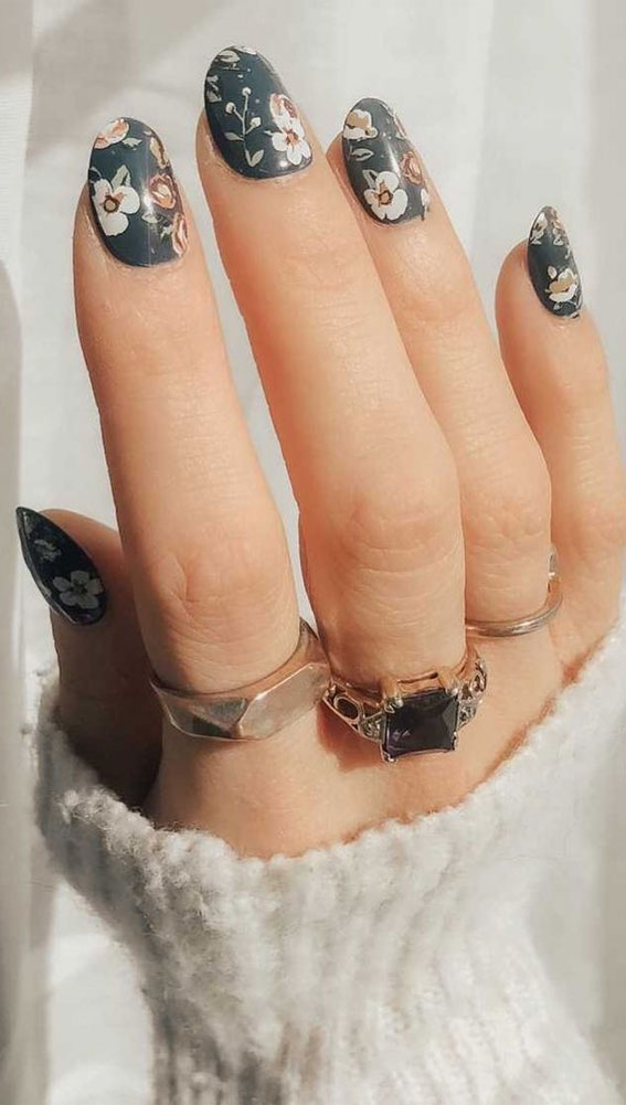 50 Gorgeous Fall Nails That’re Perfect For Thanksgiving : Flower on Dark Nails