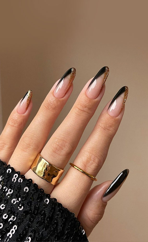 50 Gorgeous Fall Nails That’re Perfect For Thanksgiving : Black & Glitter V-French Tip Nails