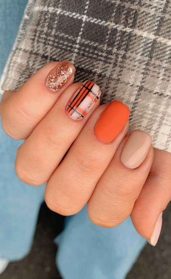 thanksgiving nails, thanksgiving nail ideas, fall nails 2022, autumn nails, fall nail ideas 2022, fall nail designs 2022, fall nails designs, plaid nails, fall french tip nails, fall nails acrylic, brown nails, brown gradient nails, fall leave nails