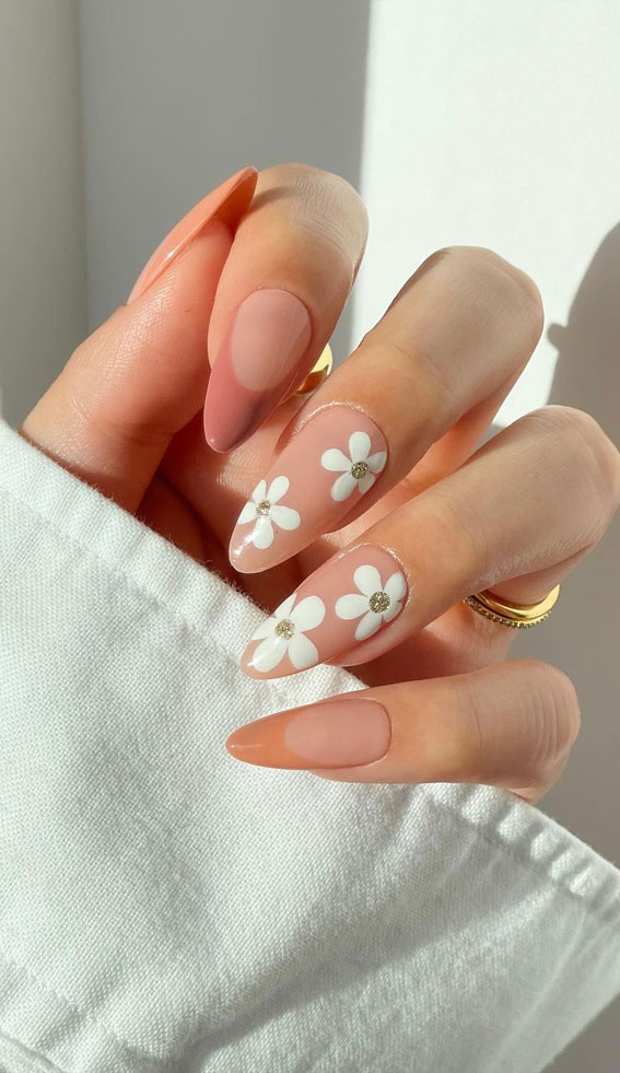 thanksgiving nails, thanksgiving nail ideas, fall nails 2022, autumn nails, fall nail ideas 2022, fall nail designs 2022, fall nails designs, plaid nails, fall french tip nails, fall nails acrylic, brown nails, brown gradient nails, fall flower nails