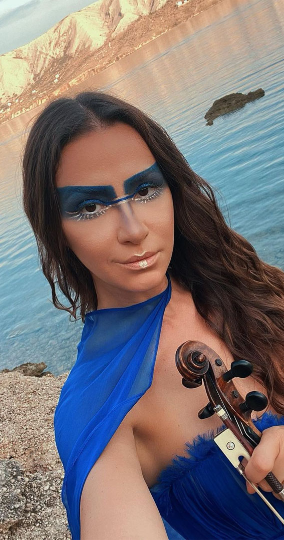 25 Awesome Tribal Makeup Ideas : Blue Eyeshadow