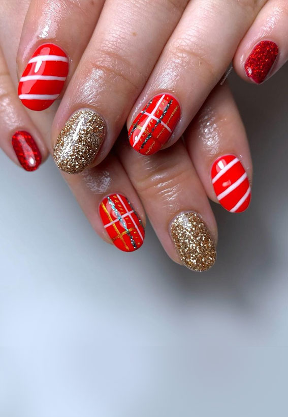 50+ Fab Christmas Nail Designs & Ideas : Candy Cane & Tartan