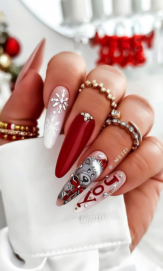 50+ Fab Christmas Nail Designs & Ideas : Christmas Stiletto Nails