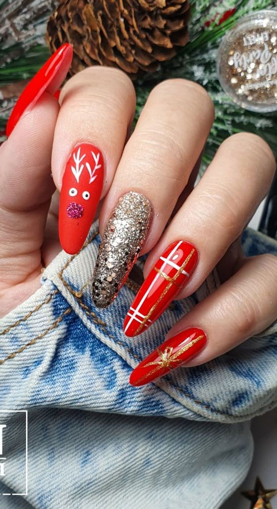 50+ Fab Christmas Nail Designs & Ideas : Reindeer, Red & Gold Plaid Nails
