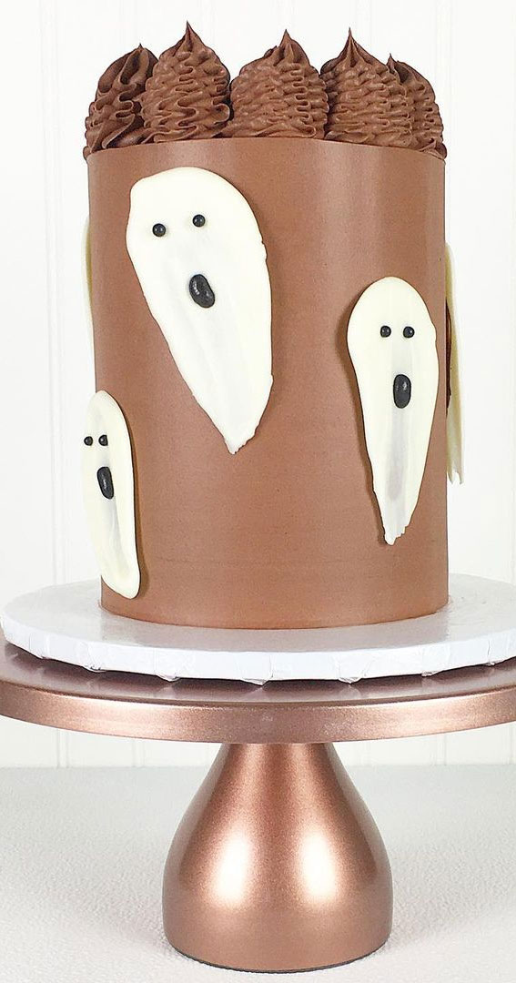 100+ Cute Halloween Cake Ideas : Chocolate Swiss Meringue