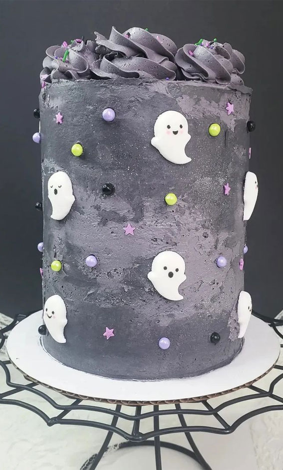 100+ Cute Halloween Cake Ideas : Ghosty Black Cake