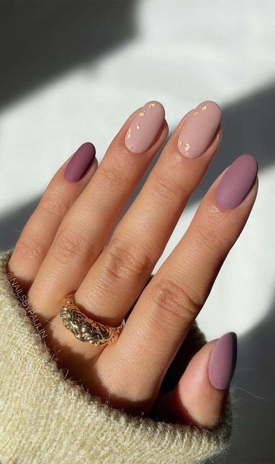 30 Gorgeous November Nail Ideas : Matte Mauve & Nude Nails