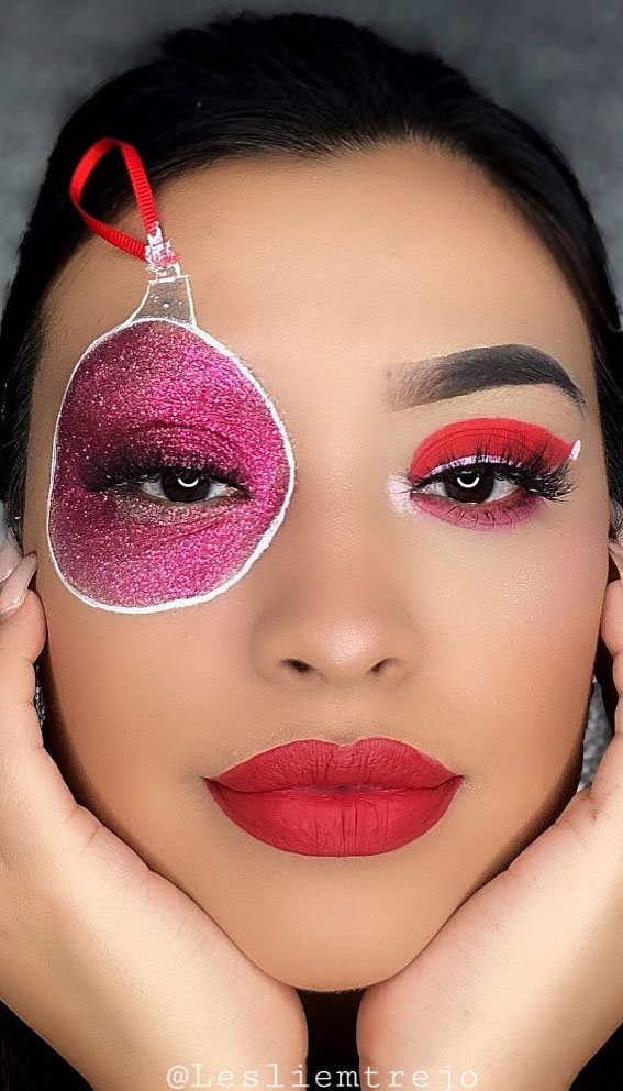 20+ Christmas & Holidays Makeup Ideas : Pink Glitter Bauble Makeup
