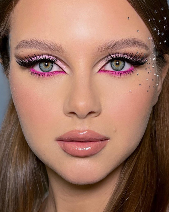 20+ Christmas & Holidays Makeup Ideas : Shades of Pink Eyeshadow