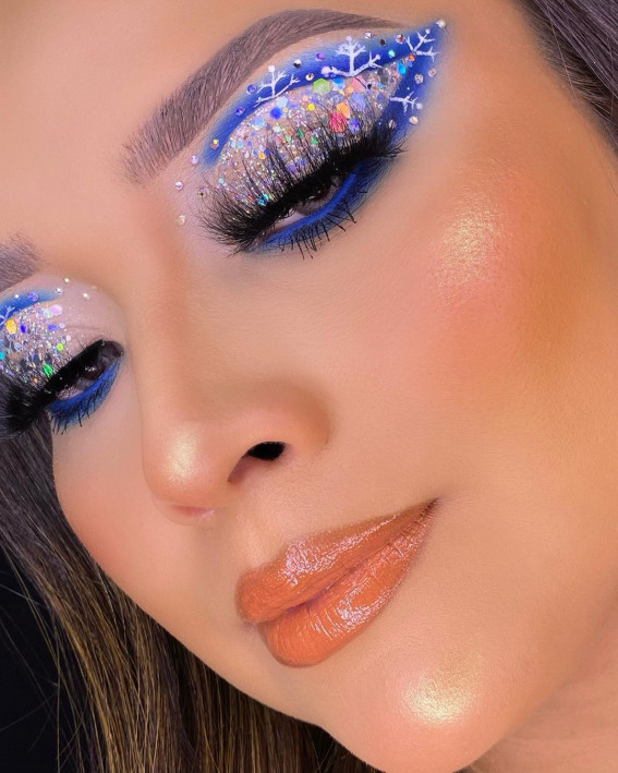 20+ Christmas & Holidays Makeup Ideas : Silver & Blue + Snowflake Eye Makeup