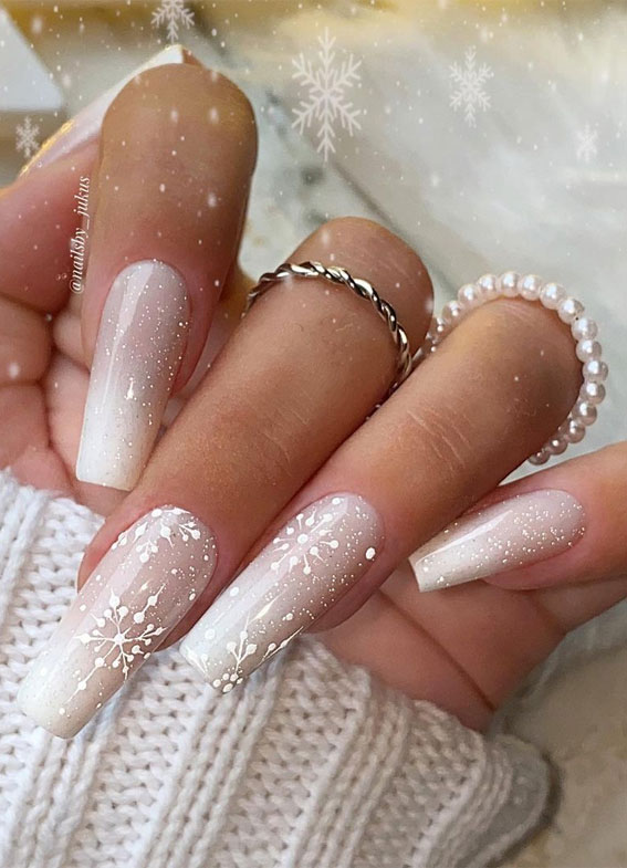 50+ Stylish Festive Nail Designs : Ombre Shimmery Subtle Nails with Snowflake