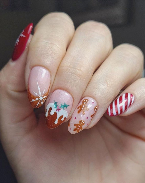 50+ Stylish Festive Nail Designs : Christmas Pudding or Gingerbread?