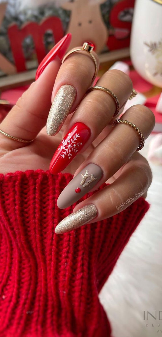 50 Best Holiday Nail Art Ideas & Designs : Glitter, Red and Reindeer Nude Nails
