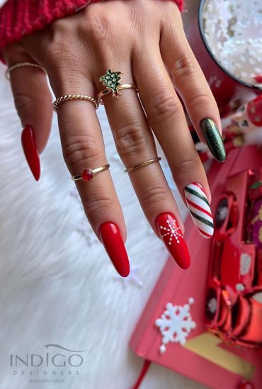 50 Best Holiday Nail Art Ideas & Designs : Green, Red and White ...