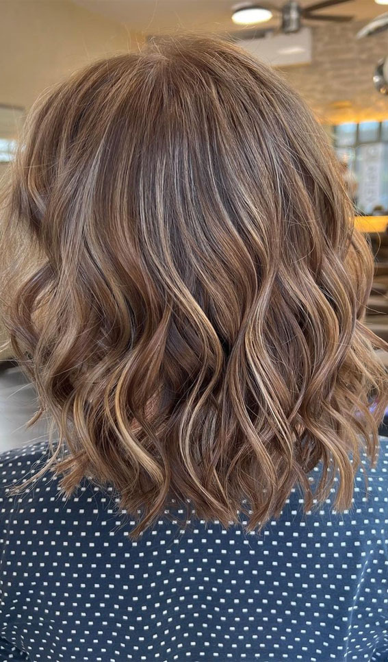 50+ Trendy Hair Colour For Every Women : Brown Toffee with Blonde Highlights
