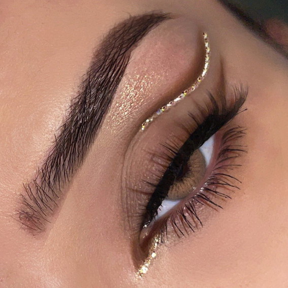 20+ Christmas & Holidays Makeup Ideas : Nude Cut Crease + Golden Line for Blue Eyes