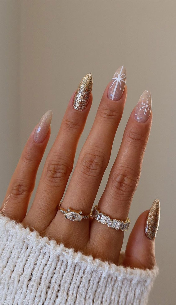 45 Beautiful Festive Nails To Merry The Season : Glittery + Shimmery Nails 