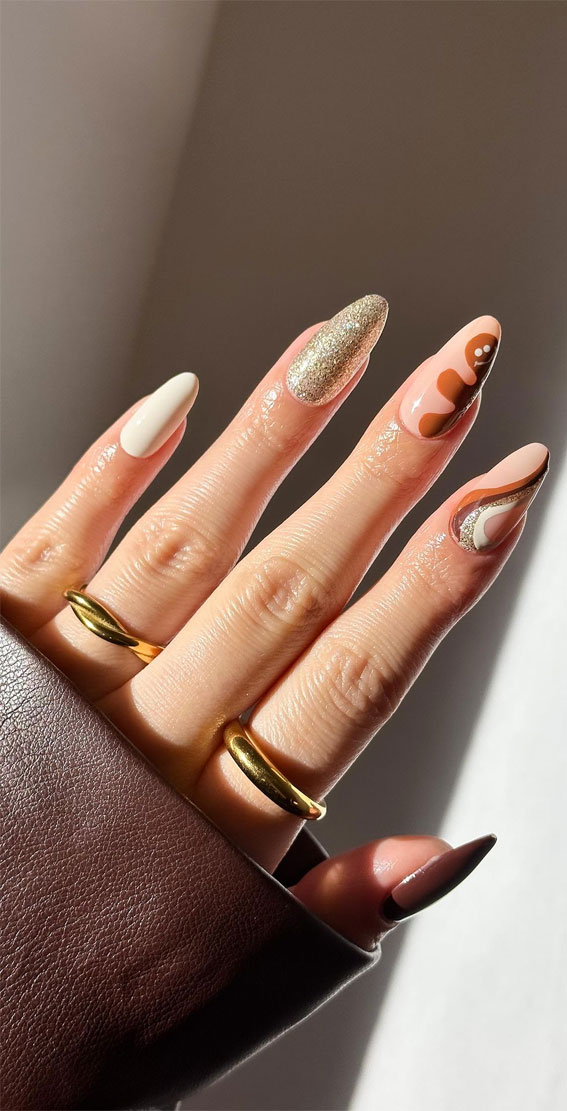 45 Beautiful Festive Nails To Merry The Season : Glitter + Swirl + Gingerbread Nails