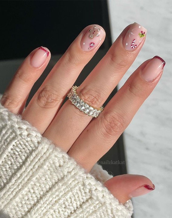 45 Beautiful Festive Nails To Merry The Season : Gingerbread, Candy Cane & Holly 