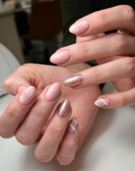 50+ Christmas & Holiday Nails For A Festive Look : Classy Christmas Nude Nails
