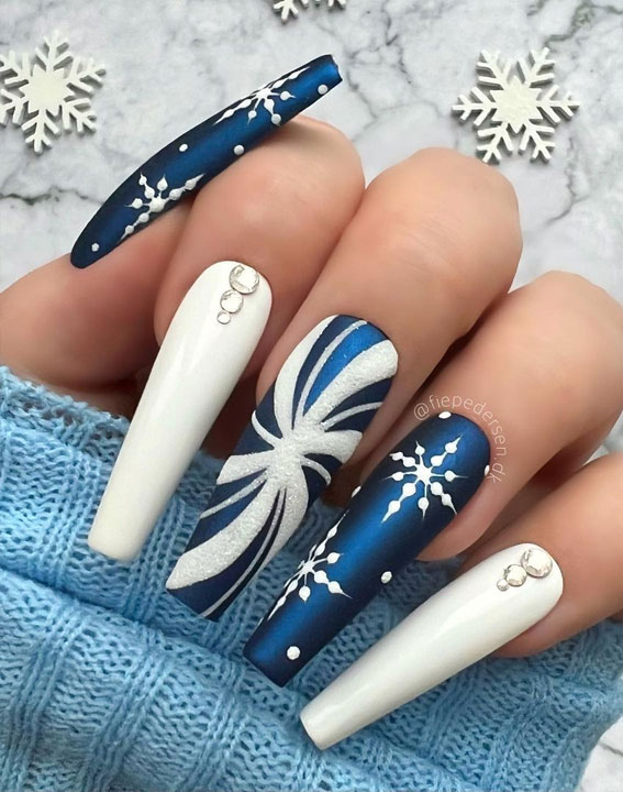 45 Beautiful Festive Nails To Merry The Season : Blue Peppermint Nails