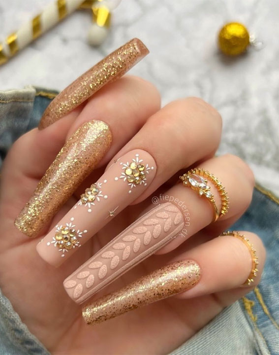 45 Beautiful Festive Nails To Merry The Season : Sweater & Glitter Nude Nails