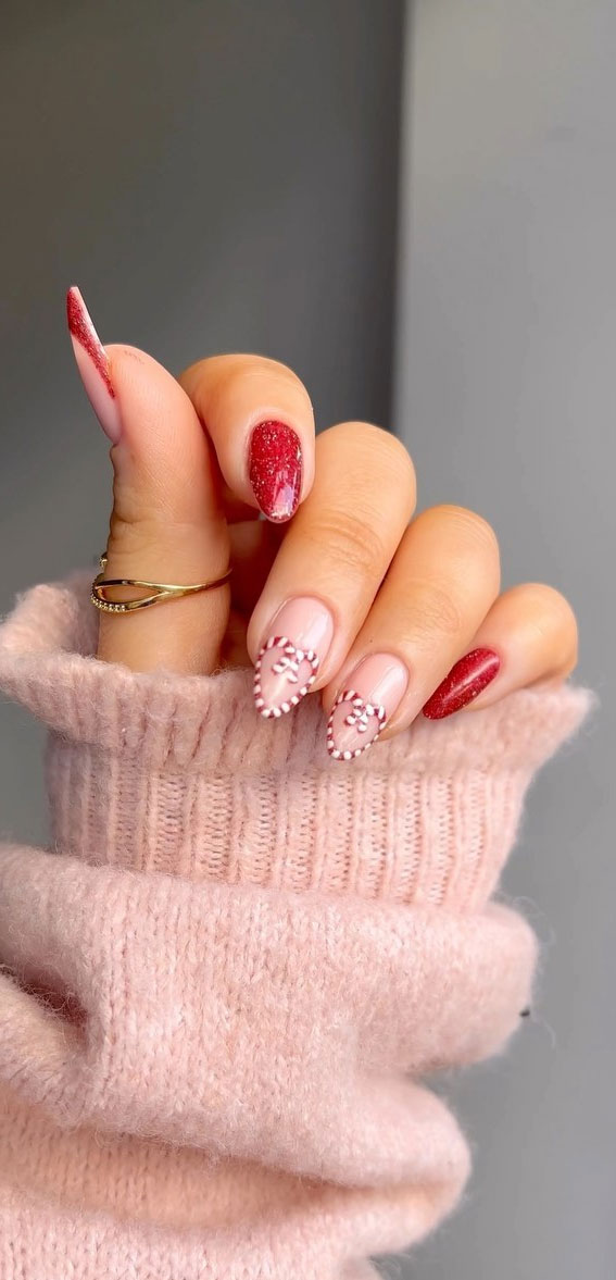 45 Beautiful Festive Nails To Merry The Season : Candy Cane Heart Tips