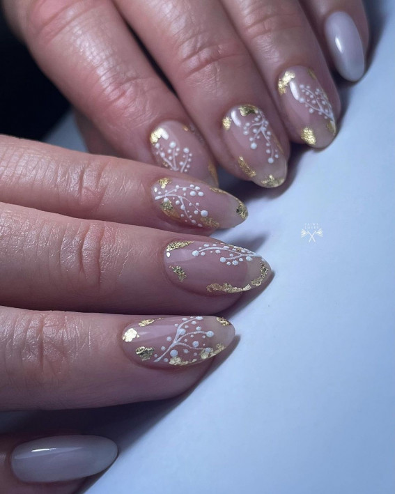50+ Christmas & Holiday Nails For A Festive Look : Snowdrops